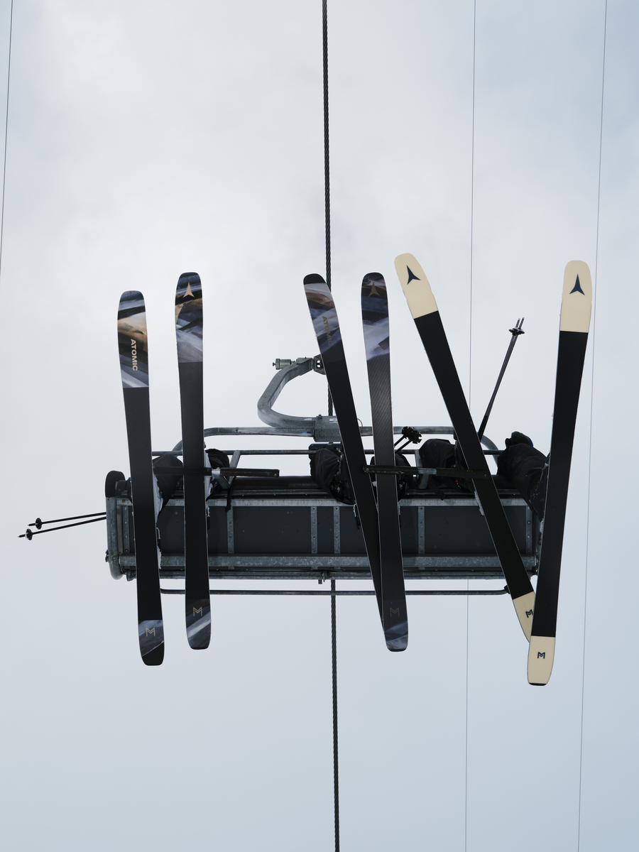 Skilift Fotografie von unten nach oben. Unser Standort Skiverleih Zell am Ziller Zillertal Arena